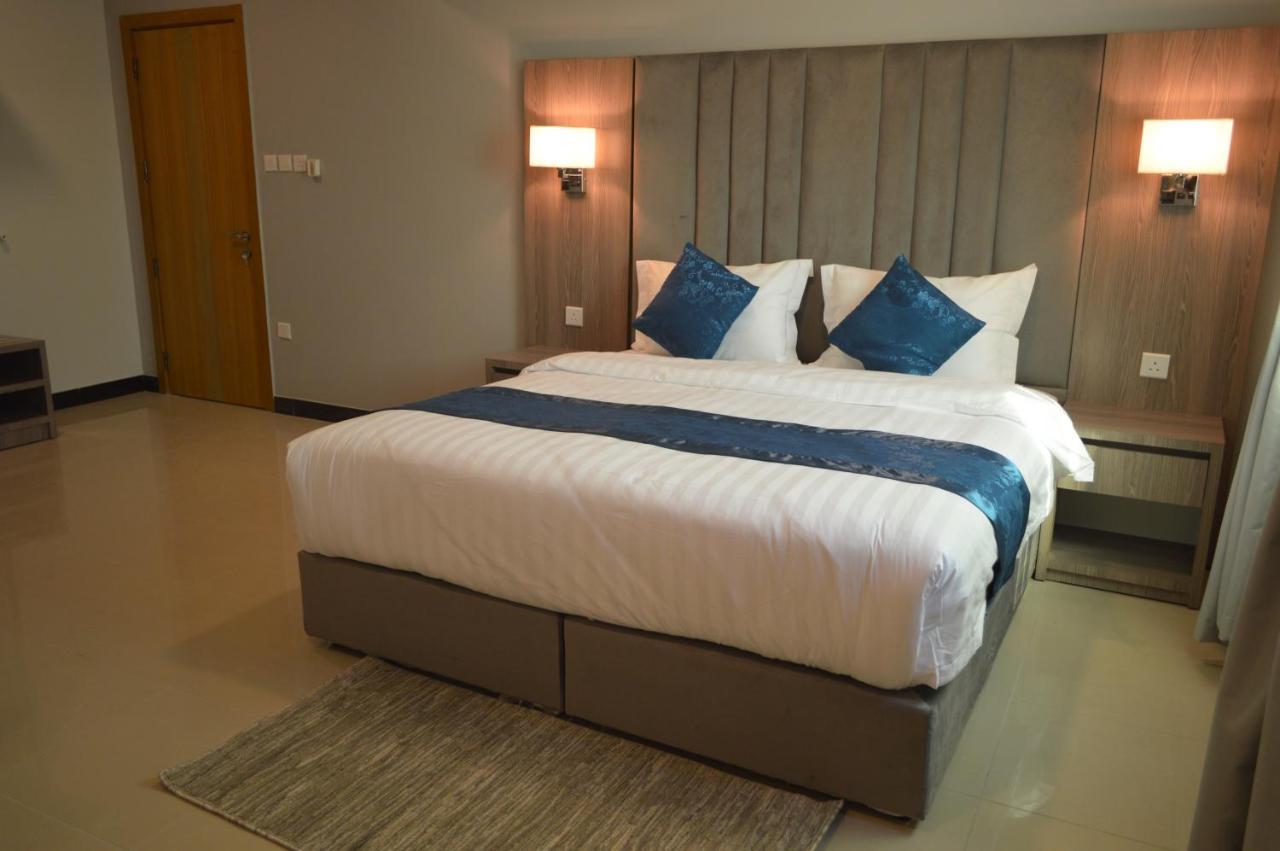 Terrace View 3 Apartment Dammam Bagian luar foto