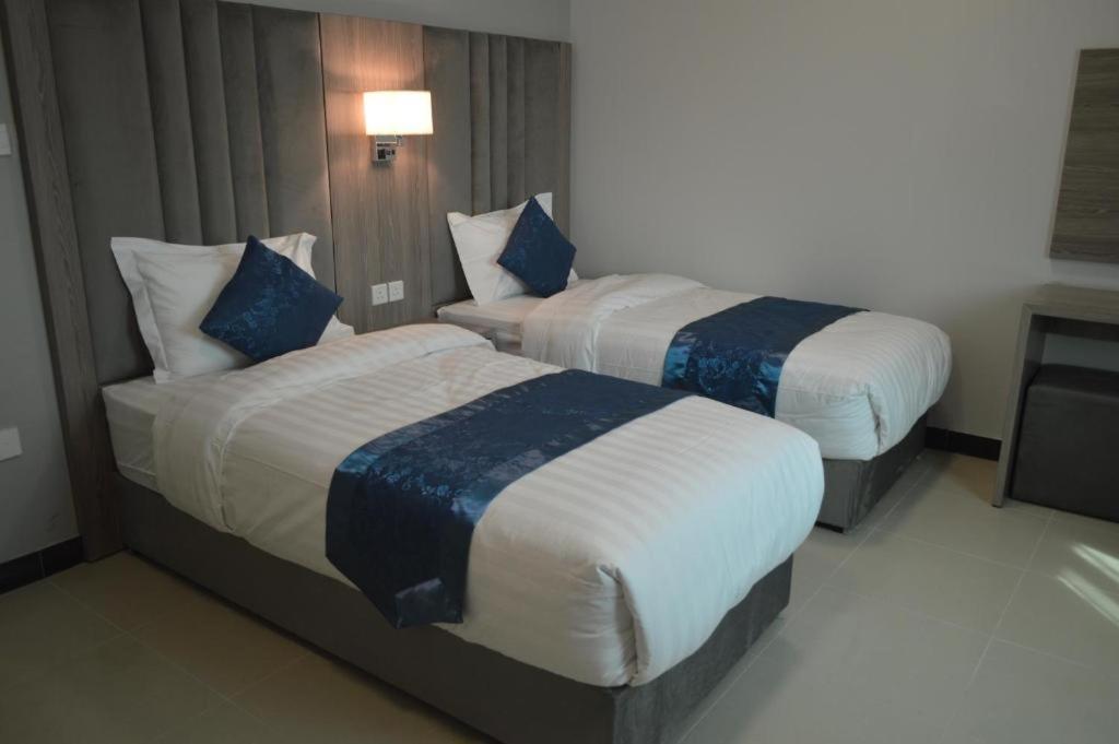 Terrace View 3 Apartment Dammam Bagian luar foto